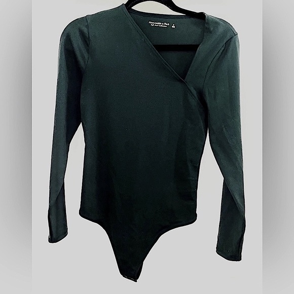 Abercrombie & Fitch Tops - Abercrombie & Fitch long sleeve bodysuit size S